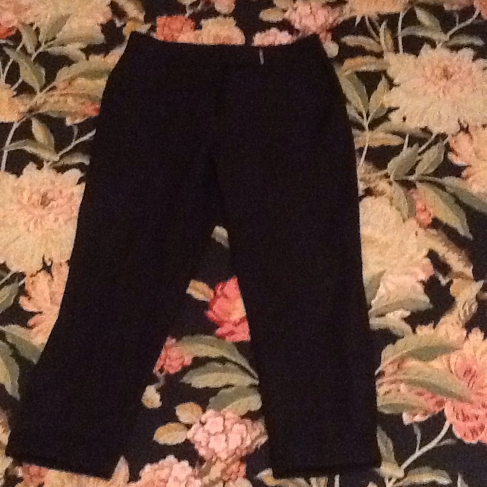 White House Black Market Black ankle pant NWOT